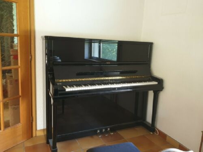 PIANO  DROIT  SCHIMMEL 130