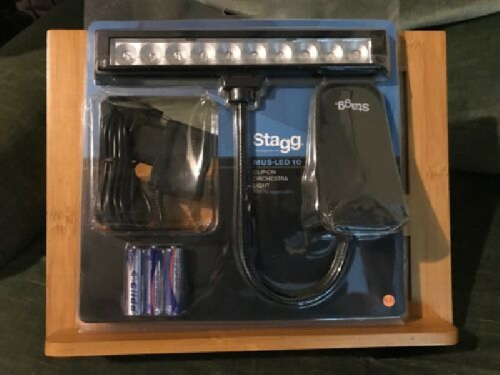 Lampe de pupitre Stagg ref. Mus-Led 10 prise ou piles