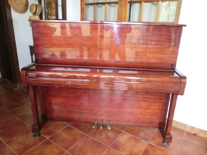 PIANO young chang  DROIT acajou  LAQUE 