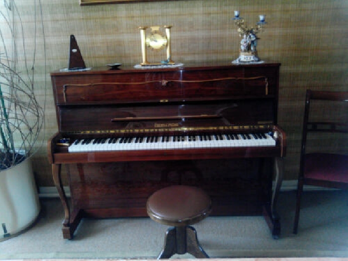 PIANO DROIT NEUF JAMAIS SERVI  A  SAISIR !!!!! Avec le clavier en ivoire