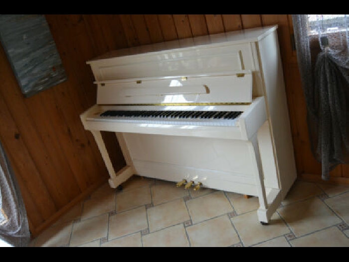 PIANO SAMICK