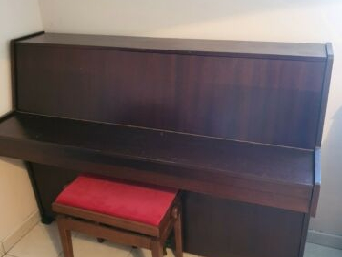 Piano droit de la marque HUPFELD