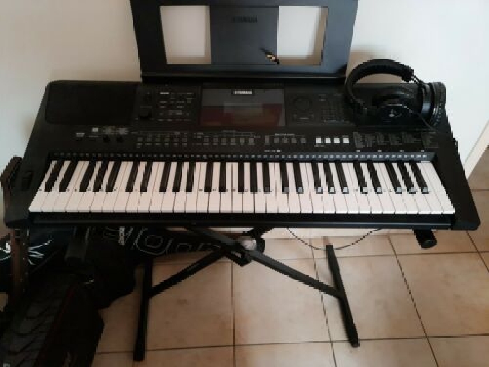 Clavier Synthé Piano - YAMAHA YPT 230 + casque +support+ housse de transport 
