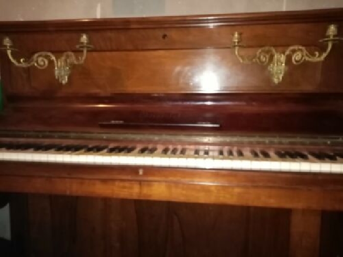 piano droit ancien Boisselot