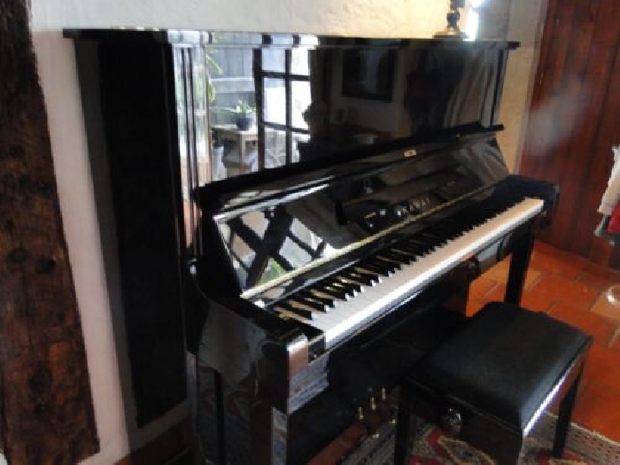 *** Piano Japonais droit d'étude laqué noir KAWAI KU2D + Tabouret ***