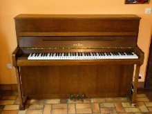Piano droit SCHIMMEL 112 cm de 1976 n°170335 très bon état