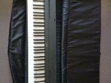 Piano numérique Yamaha P-45 avec housse de transport