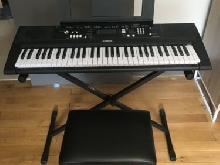 Piano Yamaha Numerique EZ-220 + Kit Inclu