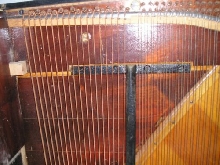 Cadre en bois de cordes pour piano ancien