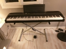 Piano numérique 88 touches Korg Digital Piano SP-170S et son support + pédale