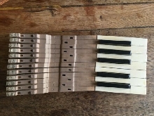 touches de piano (ivoire) pour restauration piano ou déco, une gamme complète