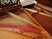 PIANO A QUEUE GAVEAU - CHENE CLAIR - TRES BON ETAT - VISIBLE CHEZ GEBELIN MLLE