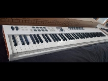Arturia Keylab Essential 88 clavier midi+ pédale ( sous garantie jusqu'à 2025 )